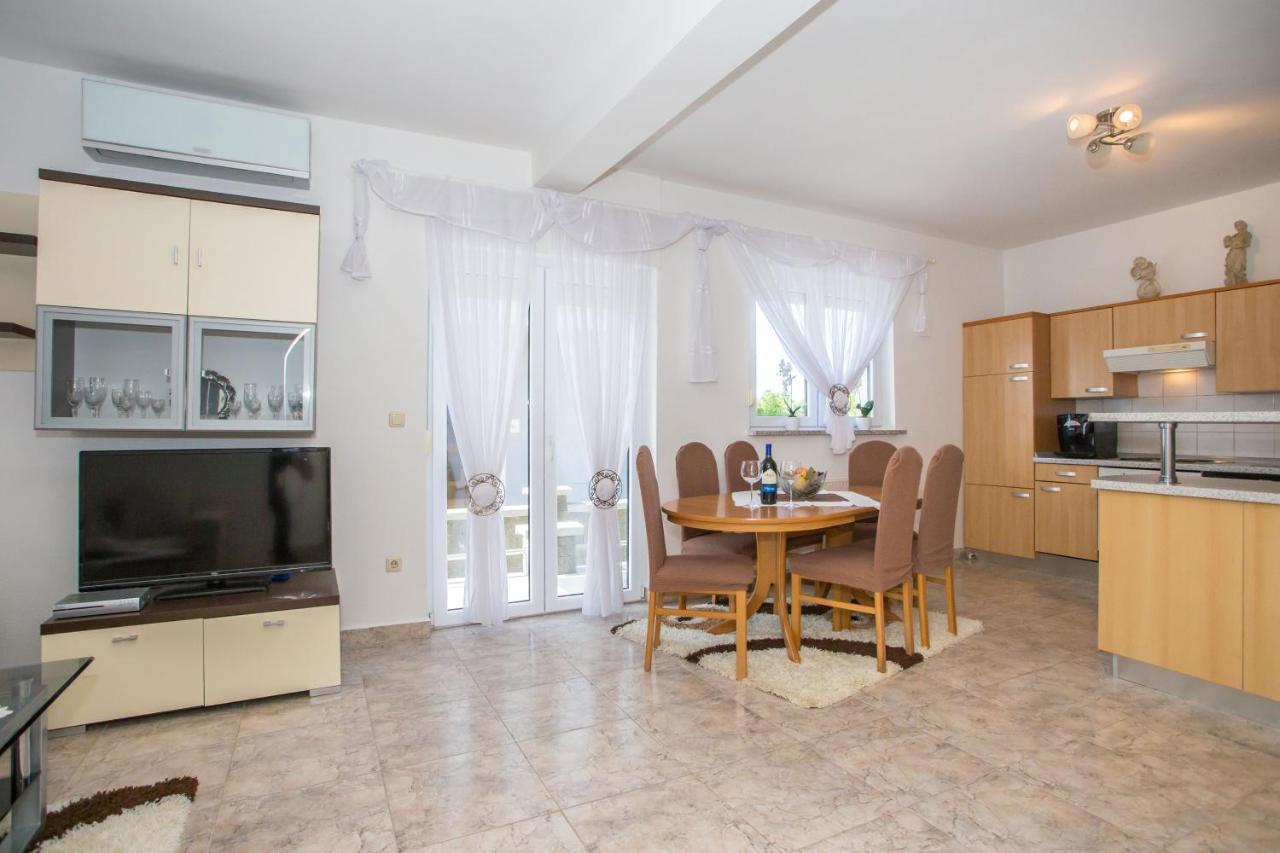App Rosi Appartement Poreč Buitenkant foto
