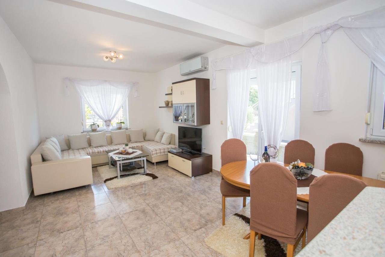 App Rosi Appartement Poreč Buitenkant foto