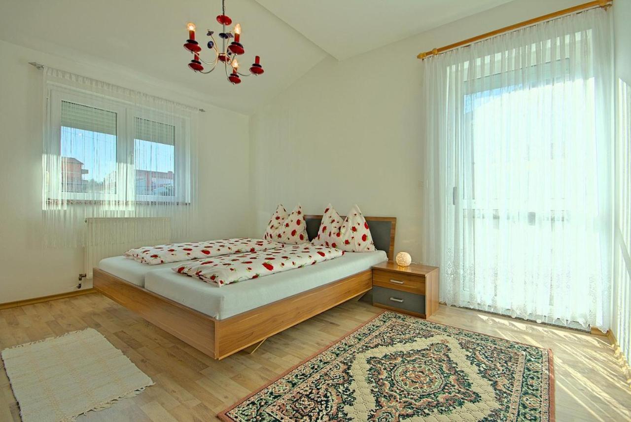 App Rosi Appartement Poreč Buitenkant foto
