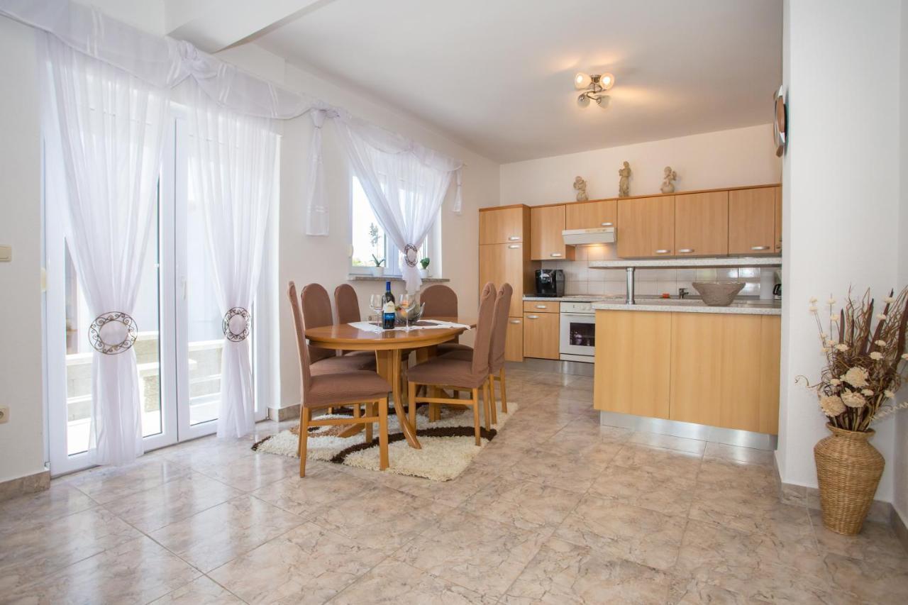 App Rosi Appartement Poreč Buitenkant foto