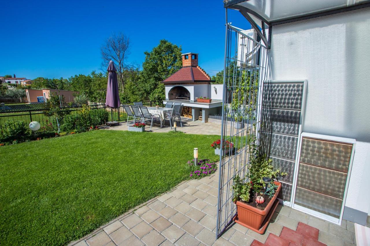 App Rosi Appartement Poreč Buitenkant foto