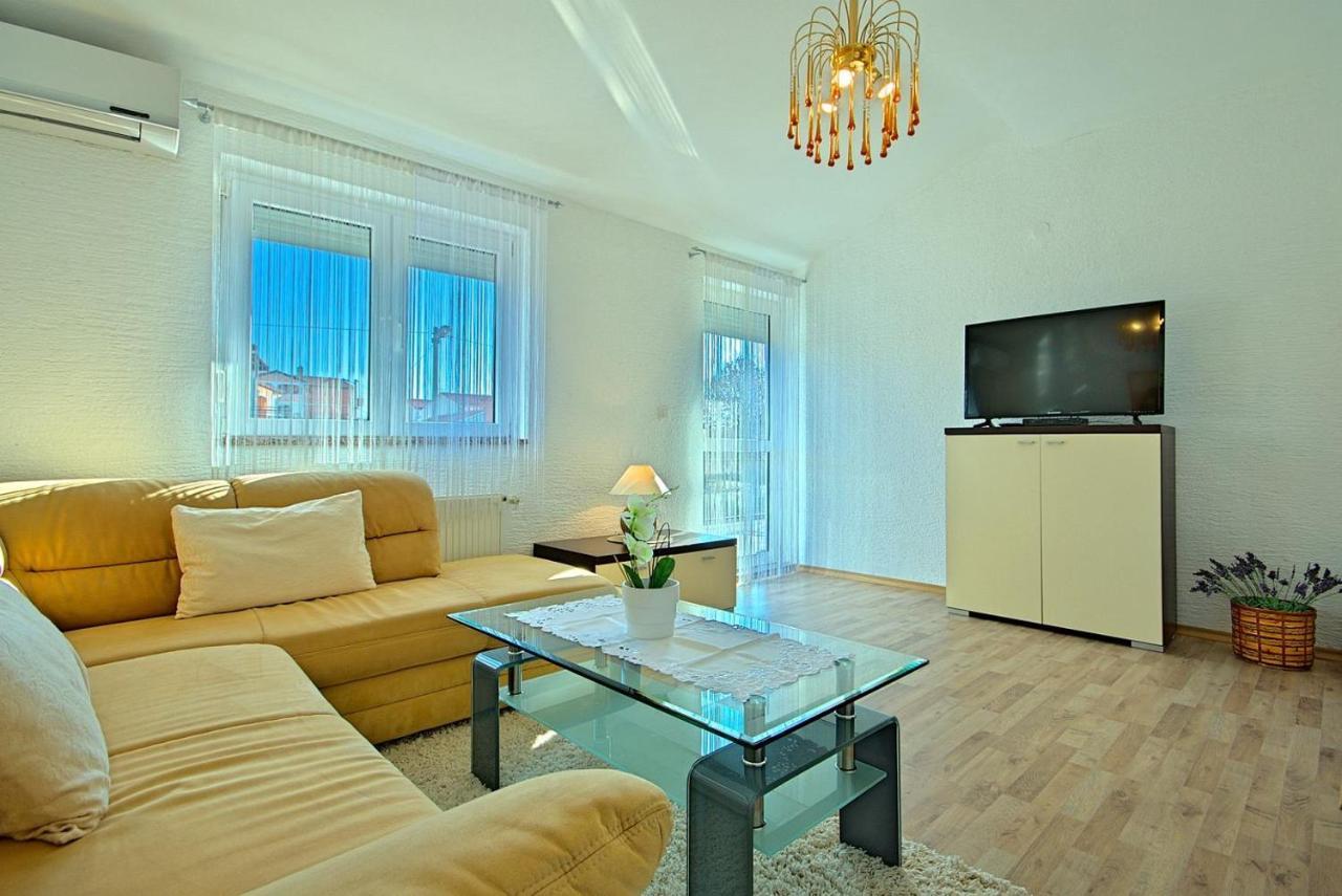 App Rosi Appartement Poreč Buitenkant foto